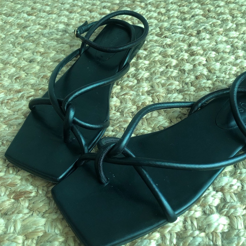 Neous Black Leather Minimalist Sandal. Size 38 - Picture 3 of 12
